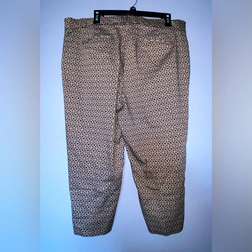 Women’s Avenue capri pants 16 - Picture 8 of 8